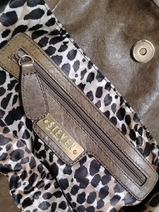 STEVE MADDEN  Leather Vintage Brown & Black Tote Satchel! Brass Turn Lock Clasp! - Picture 11 of 12